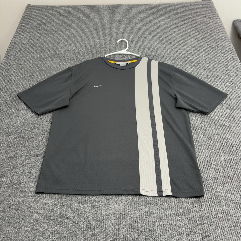 Nike T Shirt Mens L Gray Polyester Striped Short Sleeve Athletic Sportswear
